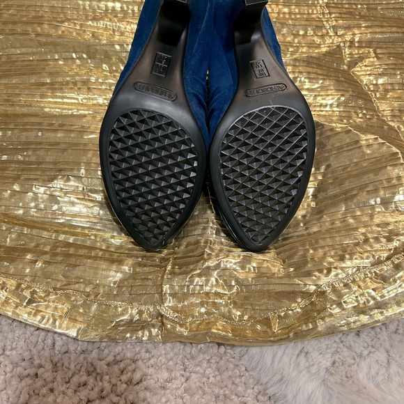 AEROSOLES Blue boot like shoes with Textured Knit Design - Picture 3 of 4